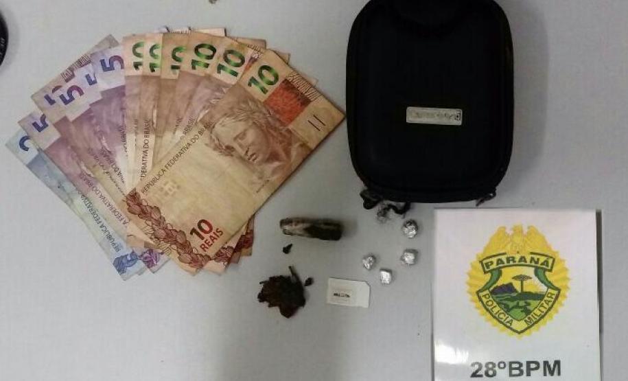 Em situações diferentes, um homem envolvido com tráfico de drogas e outro que aplicava golpes acabam presos no Sudeste do estado Em situações diferentes, um homem envolvido com tráfico de drogas e outro que aplicava golpes acabam presos no Sudeste do estado