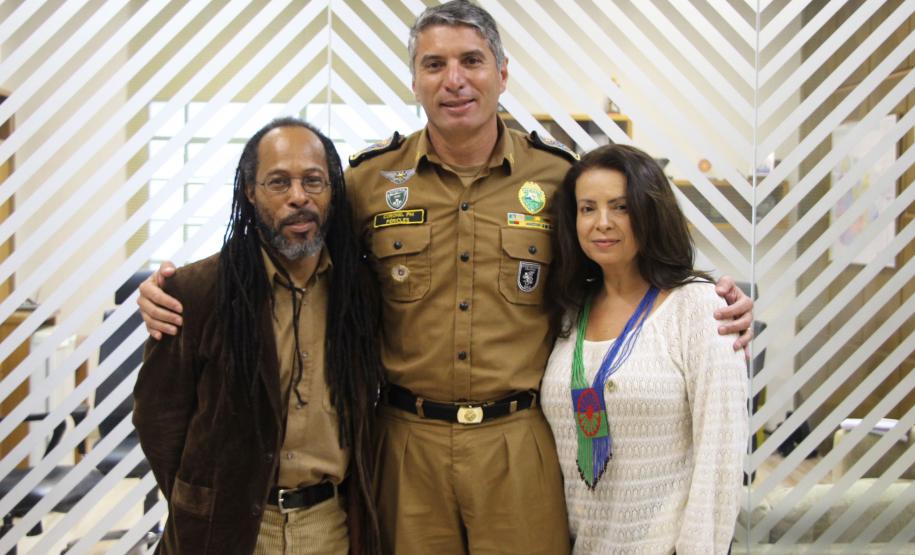 Curitiba, 31 de maio de 2019. Comandante-Geral da PMPR recebe a Coordenadora-Geral de Políticas para Povos e Comunidades Traidicionais de Matriz Africanas, Terreiros e para Povos Ciganos.