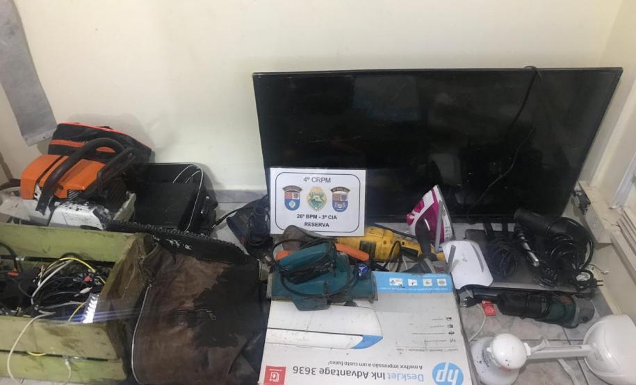 Veículos e objetos roubados são recuperados pela PM em Reserva (PR), nos Campos Gerais Veículos e objetos roubados são recuperados pela PM em Reserva (PR), nos Campos Gerais