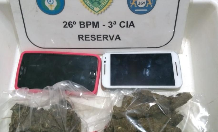 Homem é preso pela PM por tráfico de drogas em Reserva (PR), nos Campos Gerais