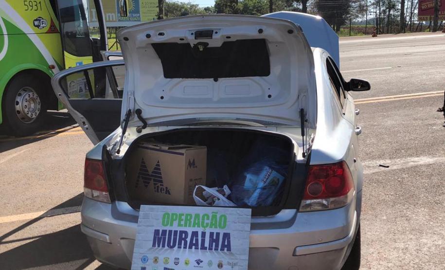 BPFron recupera carro furtado e apreende contrabando no Oeste do estado