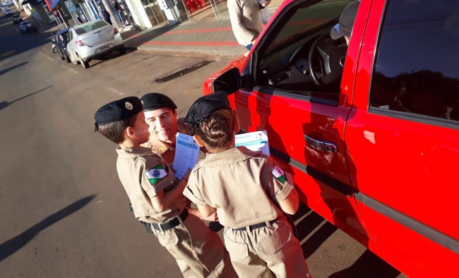 “Educando Crianças Para o Trânsito”: projeto, desenvolvido pela PM de São João, transforma ruas da cidade em salas de aula