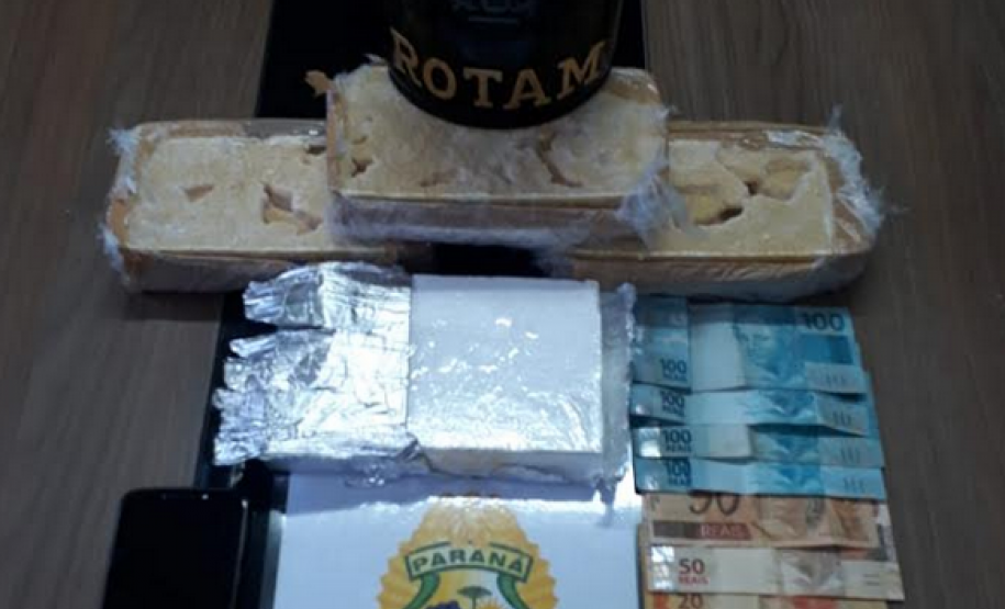 Veículo com denúncias de tráfico de drogas é apreendido pela PM, em Bandeirantes (PR)