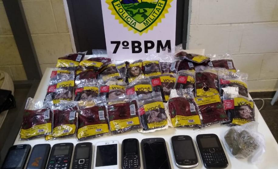 Em duas situações, policiais militares apreendem drogas em Cruzeiro do Oeste (PR), no Noroeste do estado Em duas situações, policiais militares apreendem drogas em Cruzeiro do Oeste (PR), no Noroeste do estado