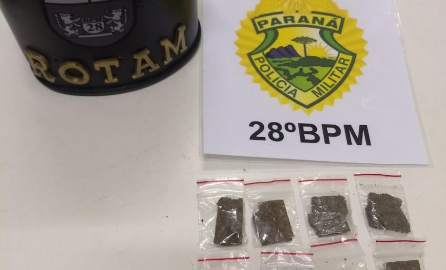 Fuga de adolescente é frustrada e, após abordagem, é apreendido pela PM com drogas em Lapa (PR)