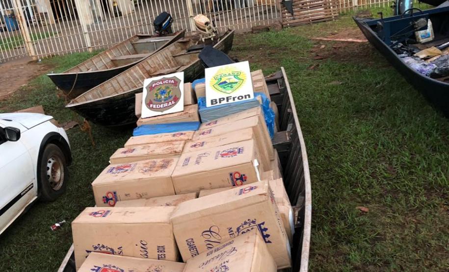 Em porto clandestino, BPFron apreende cerca de 2 mil pacotes de cigarros contrabandeados do ParaguaiEm porto clandestino, BPFron apreende cerca de 2 mil pacotes de cigarros contrabandeados do Paraguai Em porto clandestino, BPFron apreende cerca de 2 mil pacotes de cigarros contrabandeados do Paraguai
