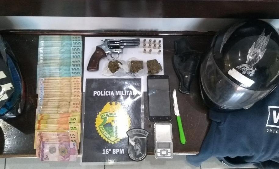 Homem é preso por envolvimento com tráfico de drogas e porte ilegal de armas em Guarapuava (PR) Homem é preso por envolvimento com tráfico de drogas e porte ilegal de armas em Guarapuava (PR)