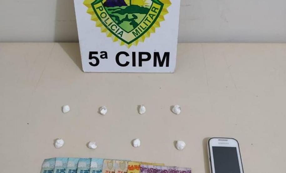 Equipe da Polícia Militar apreende drogas e encaminha homem por tráfico de drogas na região Noroeste do estado