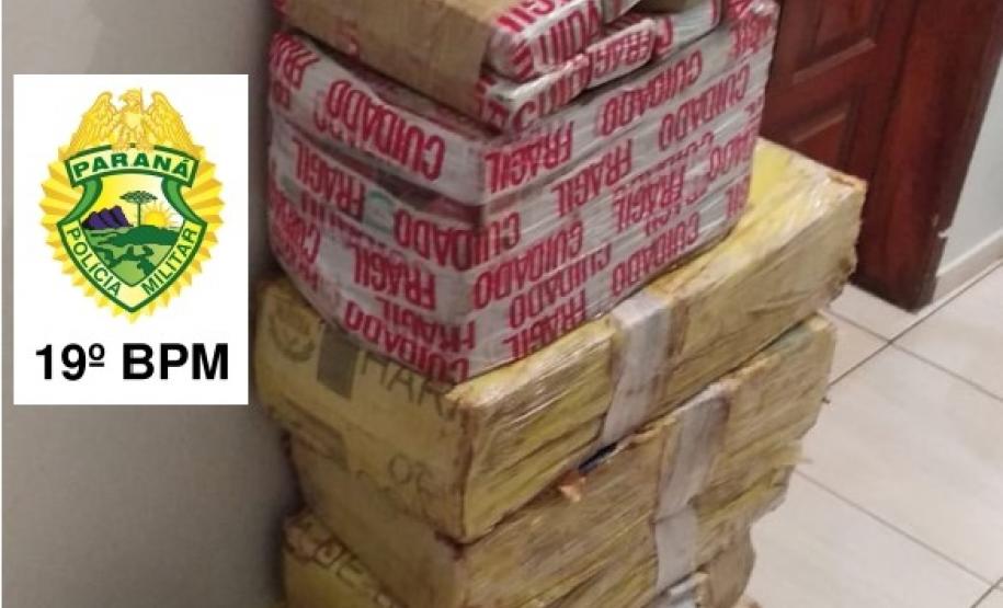 128 quilos de maconha são apreendidas pela PM de São José das Palmeiras, no Oeste do estado 128 quilos de maconha são apreendidas pela PM de São José das Palmeiras, no Oeste do estado