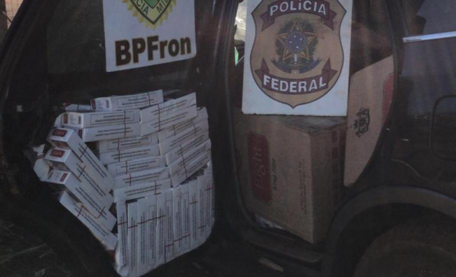 BPFron apreende dois carros carregados com cigarros contrabandeados no Oeste do estado BPFron apreende dois carros carregados com cigarros contrabandeados no Oeste do estado