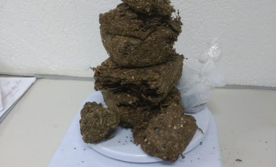 Quatro homens são presos, três deles por mandado de prisão e o último por furto, em situações distintas no Noroeste do Paraná Quatro homens são presos, três deles por mandado de prisão e o último por furto, em situações distintas no Noroeste do Paraná