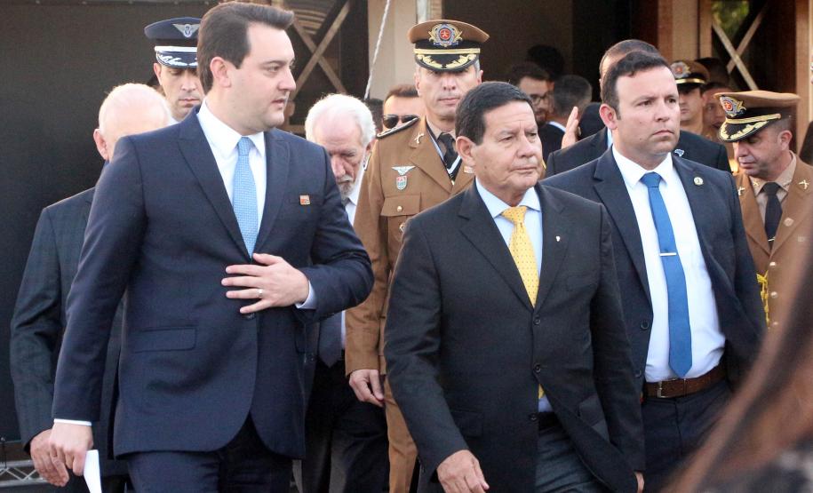 Curitiba, 28 de junho de 2019. Regimento de Polícia Montada comemora 140 anos com solenidade e a participação do presidente em exercício, Hamilton Mourão. Foto: chegada do presidente em exercício Hamilton Mourão ao Regimento de Polícia Montada.