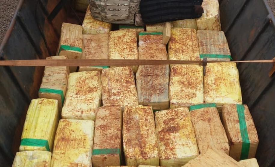 Uma tonelada de maconha é apreendida pelo BPFron em Pato Bragado, no Oeste do estado