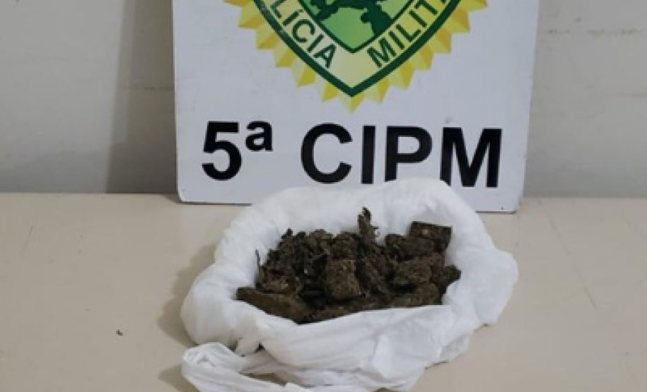 Bar é abordado pela PM de Cianorte e adolescente acaba apreendido com drogas dentro da cueca (PR)