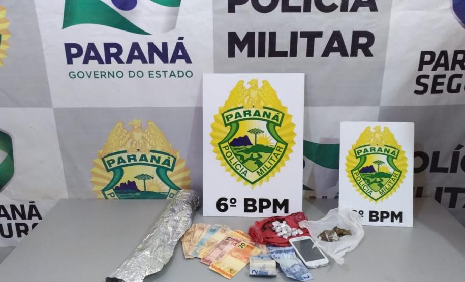 Mulher é presa e ponto de tráfico de drogas é fechado pela PM em Cascavel (PR) Mulher é presa e ponto de tráfico de drogas é fechado pela PM em Cascavel (PR)