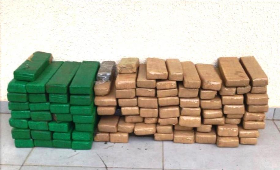 PM apreende 91 tabletes de maconha e cumpre dois Mandados de Prisão no Sudoeste do estado