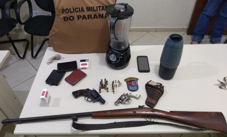 PM apreende drogas e encaminha autores de incêndio criminoso, no Norte Pioneiro PM apreende drogas e encaminha autores de incêndio criminoso, no Norte Pioneiro