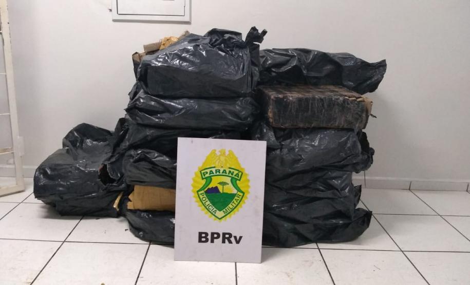 Mais de meia tonelada de maconha é apreendida pela PM em Londrina (PR) Mais de meia tonelada de maconha é apreendida pela PM em Londrina (PR)