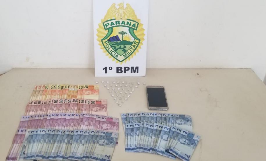 Em abordagem, PM apreende 38 pedras de crack em Ponta Grossa, nos Campos Gerais Em abordagem, PM apreende 38 pedras de crack em Ponta Grossa, nos Campos Gerais