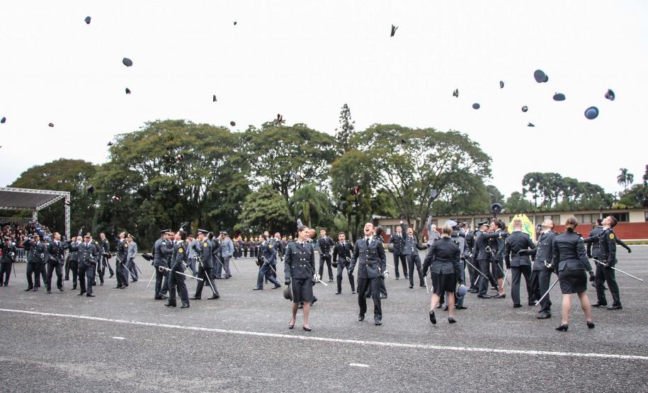 PAUTA DIA 05/07 – 20H – Polícia Militar forma 92 novos oficiais durante solenidade em São José dos Pinhais (PR) PAUTA DIA 05/07 – 20H – Polícia Militar forma 92 novos oficiais durante solenidade em São José dos Pinhais (PR)