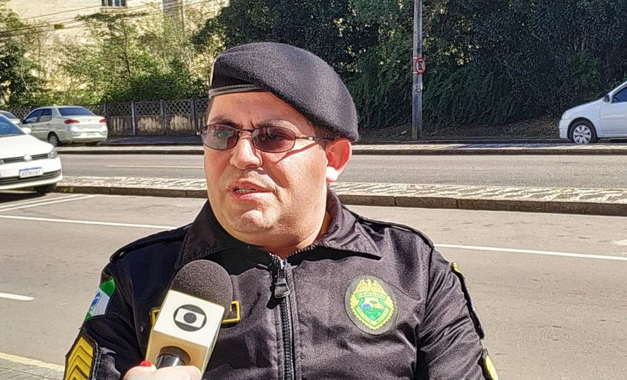 Sargento da PM prende homem que assediou mulher dentro de ônibus na Capital Sargento da PM prende homem que assediou mulher dentro de ônibus na Capital