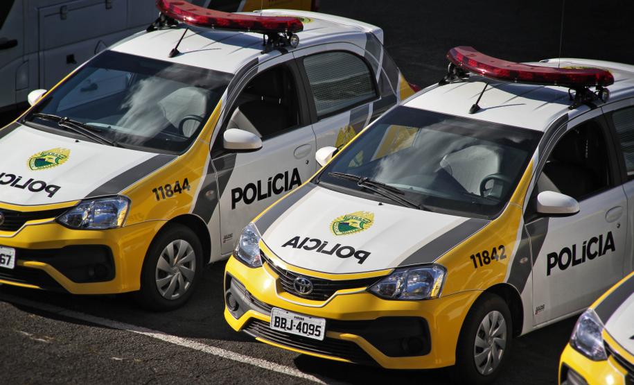 Homem é preso pela PM na Lapa após cometer roubo em estabelecimento em Araucária Homem é preso pela PM na Lapa após cometer roubo em estabelecimento em Araucária