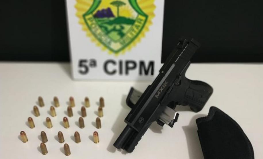 PM de Cianorte prende homem por posse irregular de arma fogo PM de Cianorte prende homem por posse irregular de arma fogo