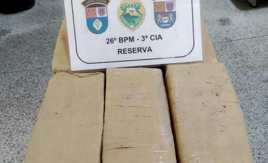 Quase 34 quilos de maconha foram retirados de circulação por policiais militares de Reserva (PR) Quase 34 quilos de maconha foram retirados de circulação por policiais militares de Reserva (PR)