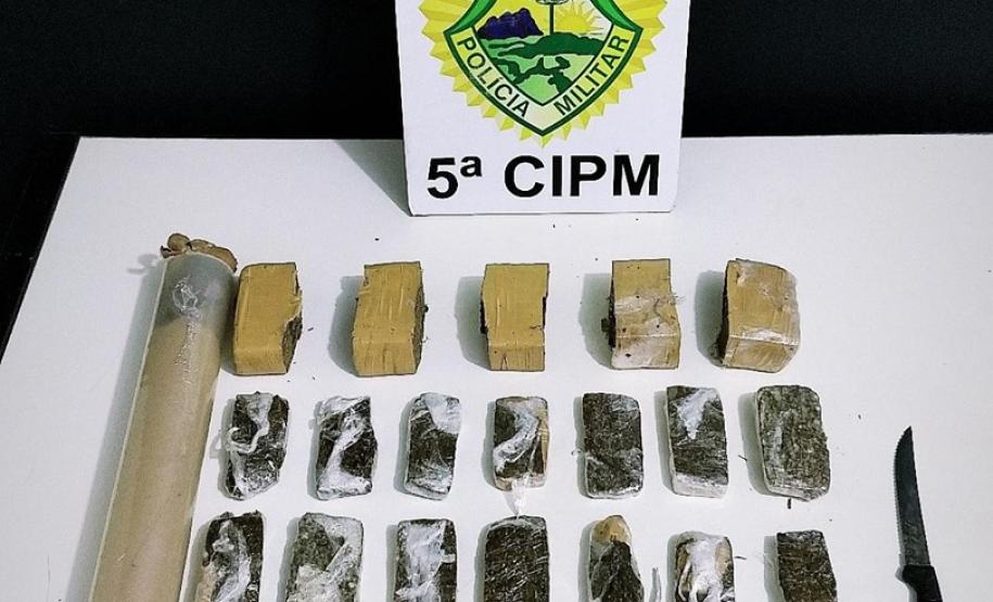 PM cumpre Mandado de Prisão apreende quase um quilo de maconha no Noroeste do estado PM cumpre Mandado de Prisão apreende quase um quilo de maconha no Noroeste do estado