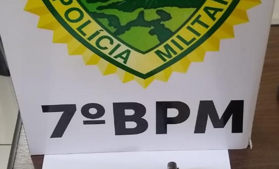 Armas e drogas são apreendidas pela PM no Noroeste do PR Armas e drogas são apreendidas pela PM no Noroeste do PR