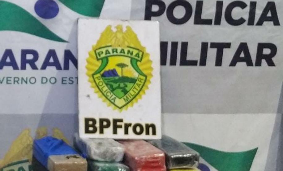 Em abordagem de rotina no Oeste do estado, 19 quilos de maconha são apreendidos em ônibus que tinha como destino a cidade de Santos (SP) Em abordagem de rotina no Oeste do estado, 19 quilos de maconha são apreendidos em ônibus que tinha como destino a cidade de Santos (SP)