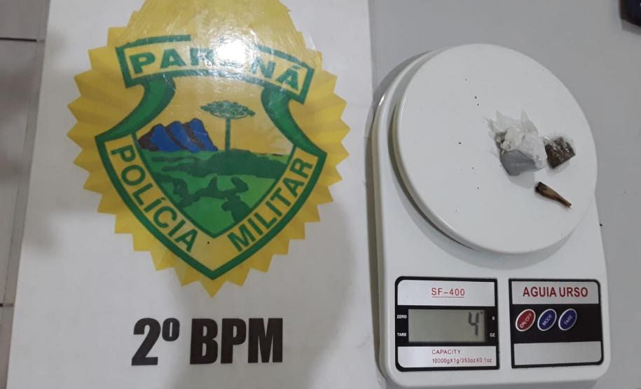 No Norte Pioneiro, PM apreende drogas e dinheiro durante atendimento de ocorrências No Norte Pioneiro, PM apreende drogas e dinheiro durante atendimento de ocorrências