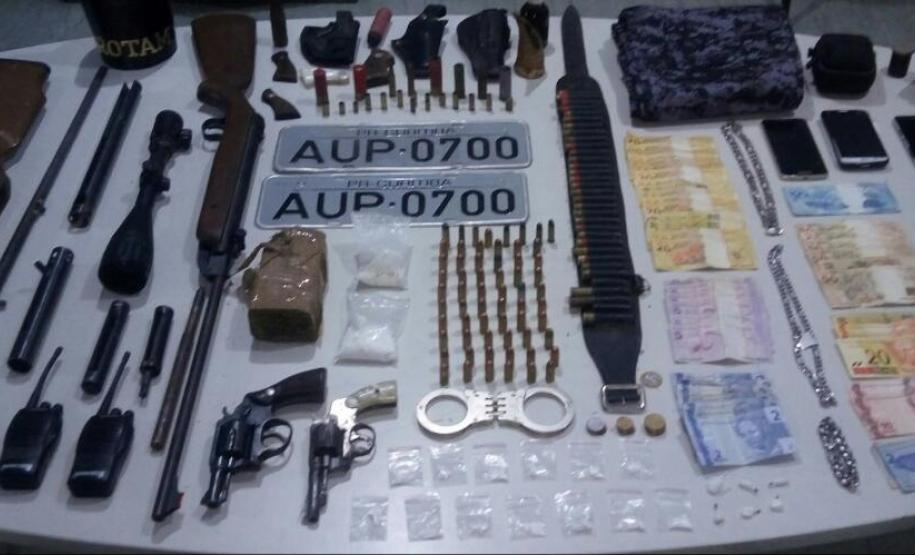 Em Colombo e Piraquara, BPGd apreende mais de 60 munições e duas armas de fogo