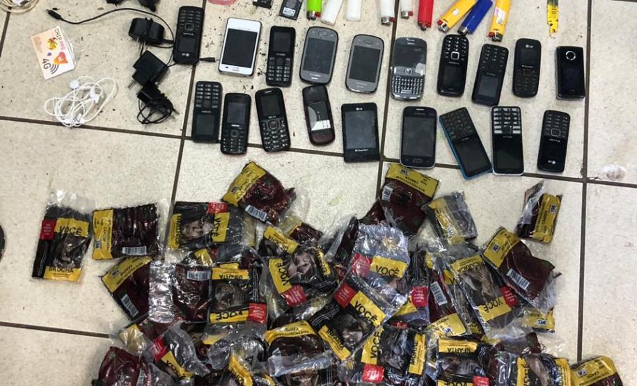 Cinco pessoas são presas além de drogas e objetos apreendidos pela PM no Noroeste do estado Cinco pessoas são presas além de drogas e objetos apreendidos pela PM no Noroeste do estado