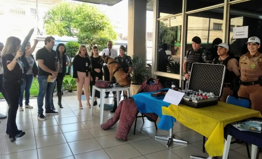 PM se une a outros órgãos de Londrina para dar dicas e orientações à população PM se une a outros órgãos de Londrina para dar dicas e orientações à população