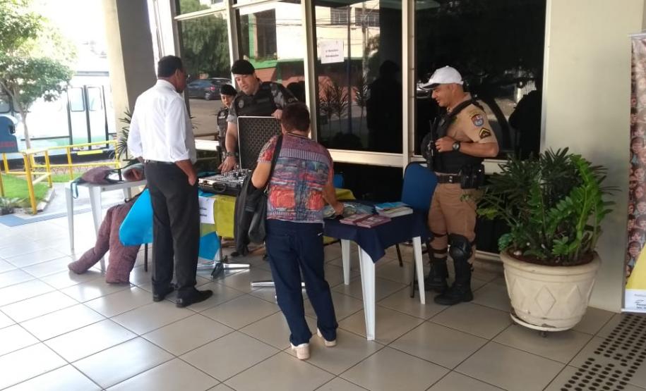 PM se une a outros órgãos de Londrina para dar dicas e orientações à população PM se une a outros órgãos de Londrina para dar dicas e orientações à população