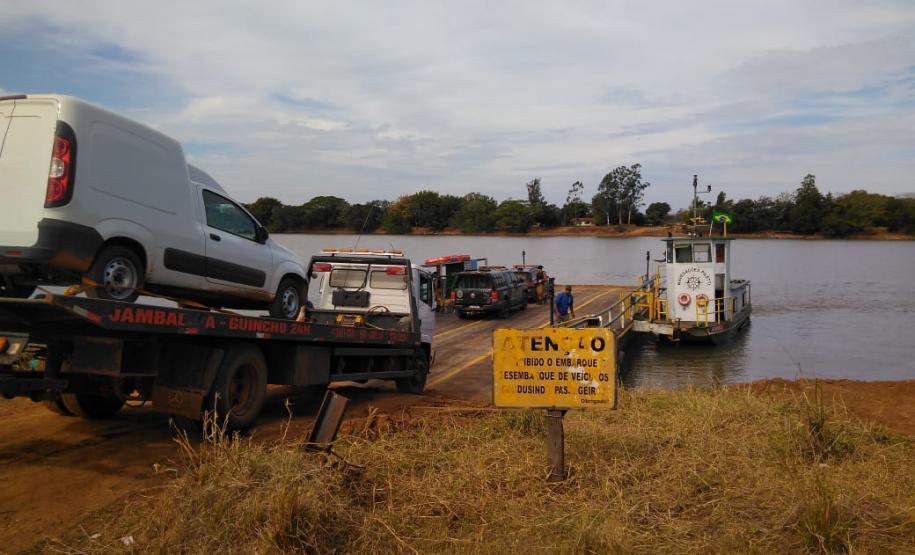 BPFron apreende 40 armas Airsoft em veículo guinchado no Oeste do estado; duas pessoas acabaram presas BPFron apreende 40 armas Airsoft em veículo guinchado no Oeste do estado; duas pessoas acabaram presas