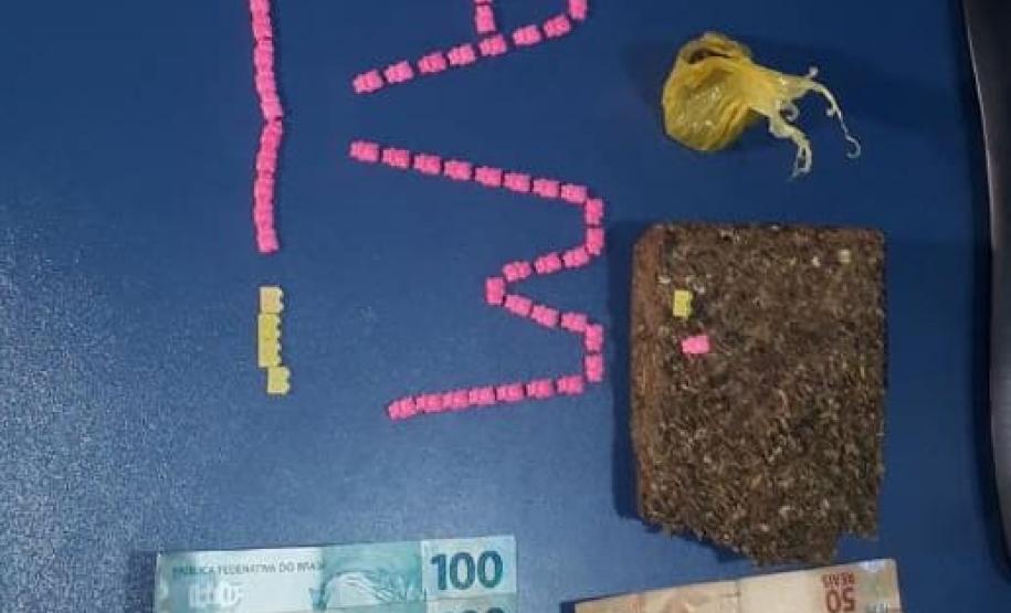 Tráfico de drogas é combatido pela PM em Mandaguaçu (PR) e três pessoas são encaminhadas Tráfico de drogas é combatido pela PM em Mandaguaçu (PR) e três pessoas são encaminhadas