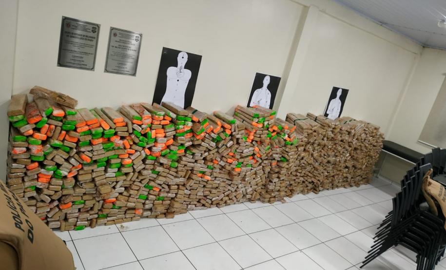 Batalhão da PM coleciona toneladas de maconha apreendidas no Interior do Estado no mês de julho Batalhão da PM coleciona toneladas de maconha apreendidas no Interior do Estado no mês de julho