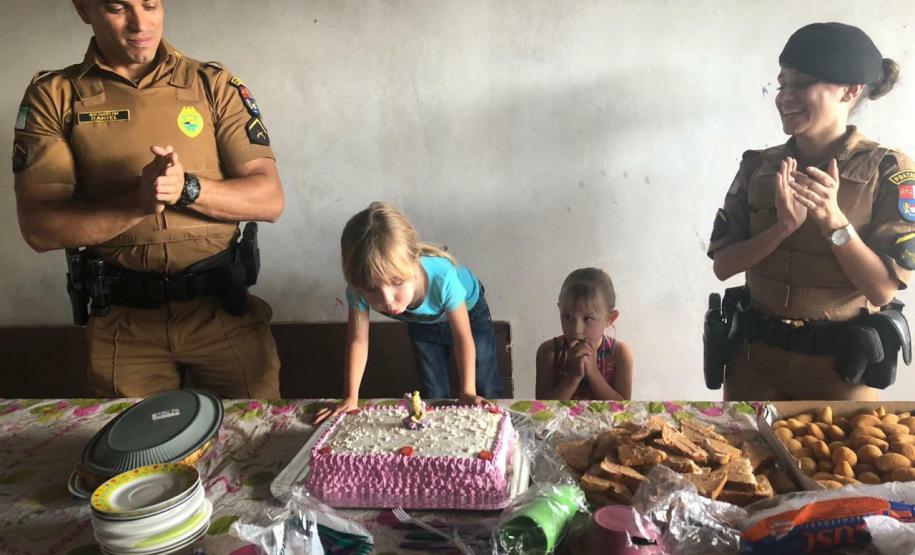 Militares estaduais marcam presença no aniversário de pequena fã em Ponta Grossa (PR)