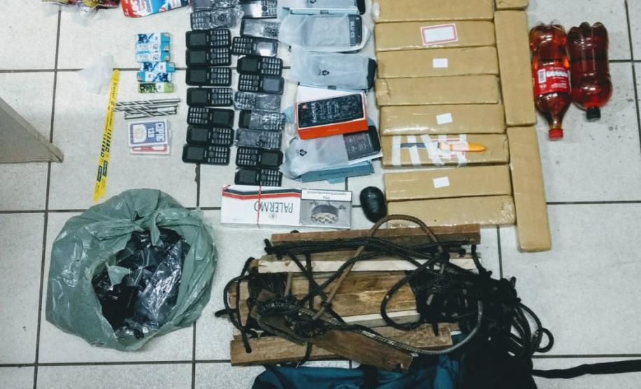 PM evita que 14 tabletes de maconha e 33 celulares entrem em penitenciária no Noroeste do estado PM evita que 14 tabletes de maconha e 33 celulares entrem em penitenciária no Noroeste do estado
