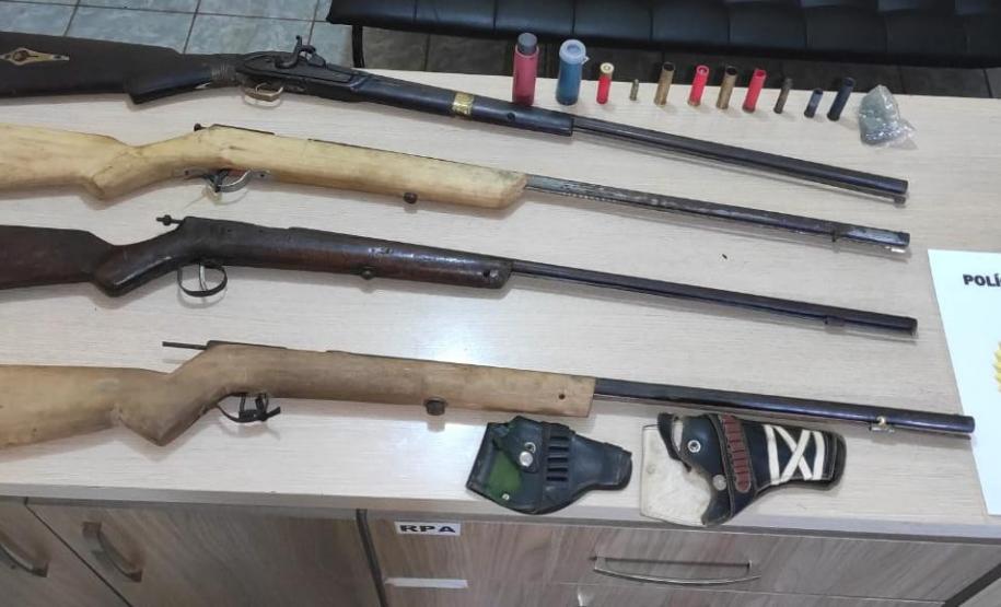 Quatro espingardas são apreendidas e dois homens acabam presos pela PM na região Centro-Sul do estado