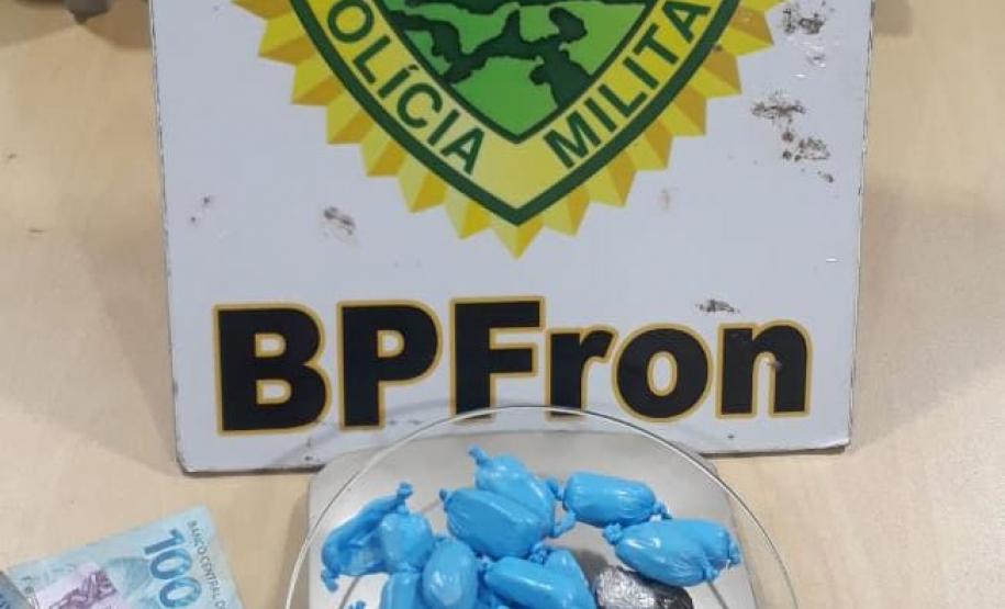 BPFron apreende maconha dentro de ônibus em Realeza (PR) BPFron apreende maconha dentro de ônibus em Realeza (PR)