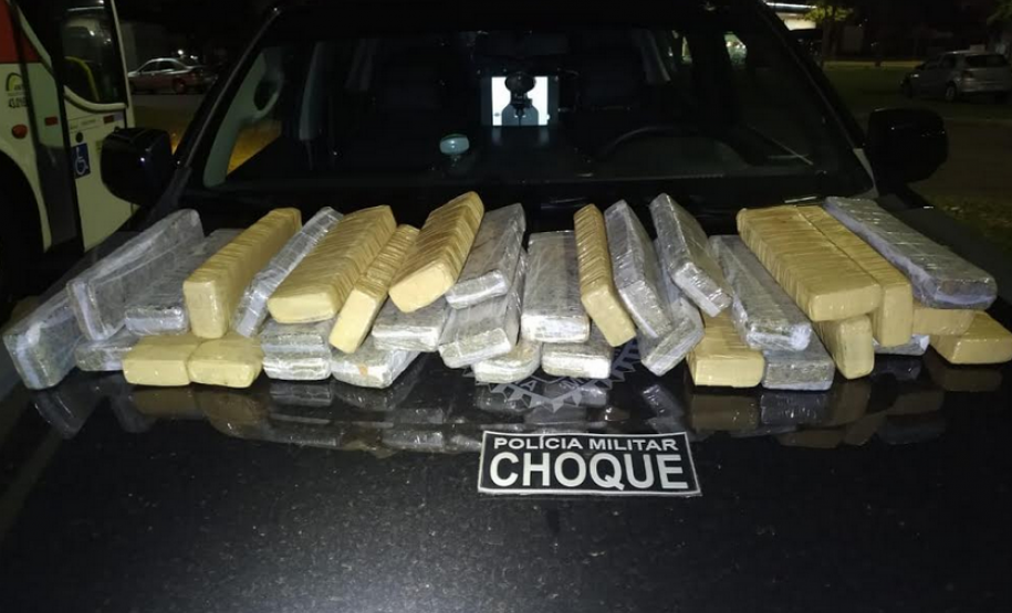 Batalhão da PM apreende maconha e produtos contrabandeados em ônibus de viagem e terminal rodoviário