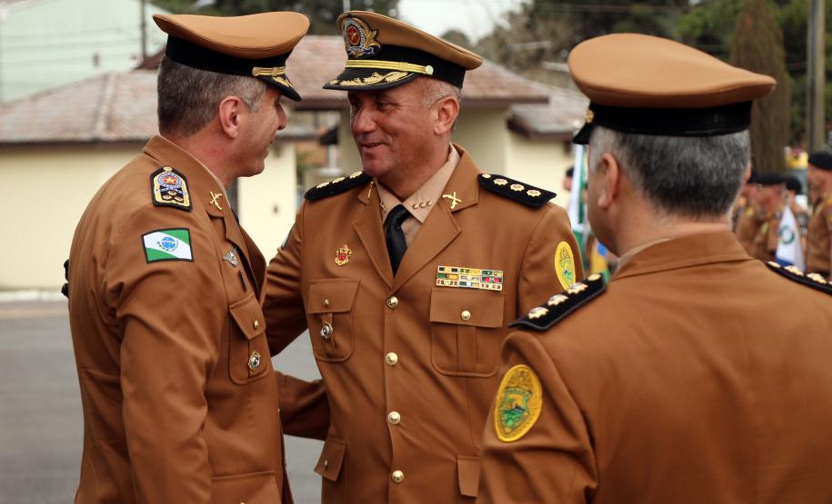 São José dos Pinhais, 02 de agosto de 2019.  Passagem de Comando do 6º CRPM. Foto: Cel. QOPM Perícles de Mattos, Comandante-Geral da PMPR, cumprimenta o novo Comandante do 6º CRPM, Cel. QOPM Nivaldo Marcelos da Silva.