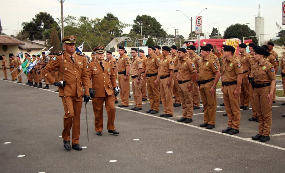 São José dos Pinhais, 02 de agosto de 2019.  Passagem de Comando do 6º CRPM. Foto: Novo Comandante do 6º CRPM, Cel. QOPM Nivaldo Marcelos da Silva, passa em revista a tropa.