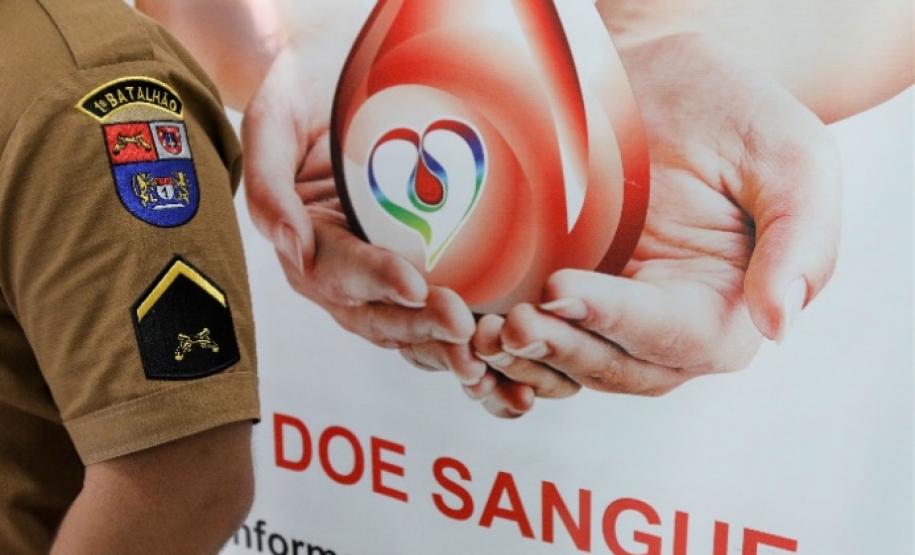 Militares estaduais de Ponta Grossa (PR) doam sangue em comemoração aos 165 anos da Corporação Militares estaduais de Ponta Grossa (PR) doam sangue em comemoração aos 165 anos da Corporação