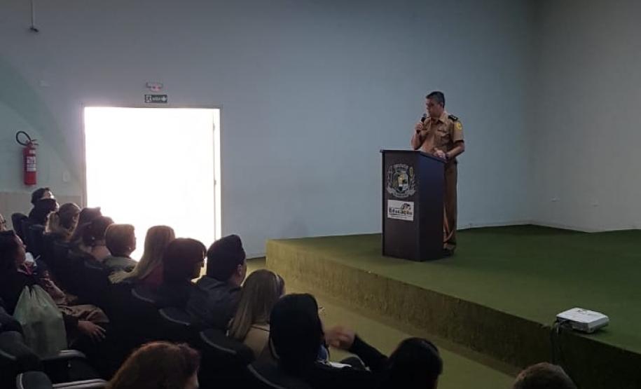 Profissionais da educação participam do II Encontro de Capacitação realizado pela 3ª CIPM no Noroeste do estado Profissionais da educação participam do II Encontro de Capacitação realizado pela 3ª CIPM no Noroeste do estado