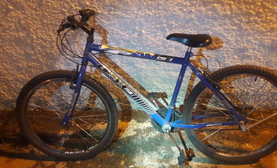 Quatro pessoas são presas pela PM e bicicleta é recuperada no Noroeste do estado Quatro pessoas são presas pela PM e bicicleta é recuperada no Noroeste do estado