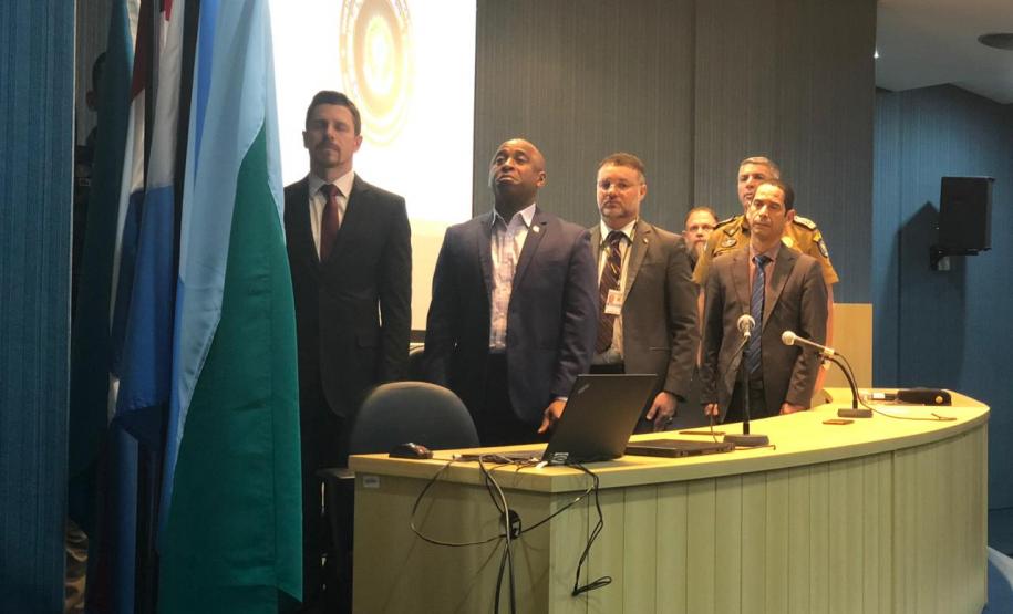 Comandante-Geral da PM reforça integração com órgãos de segurança durante reunião do Gabinete de Gestão Integrada de Fronteira, em Foz do Iguaçu Comandante-Geral da PM reforça integração com órgãos de segurança durante reunião do Gabinete de Gestão Integrada de Fronteira, em Foz do Iguaçu